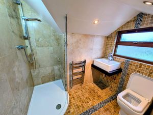 Photo 25- click for photo gallery